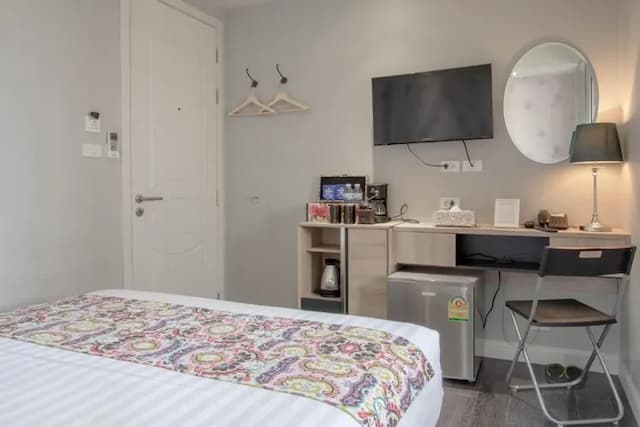 THE STAR OF SATHON-Standard double room-2