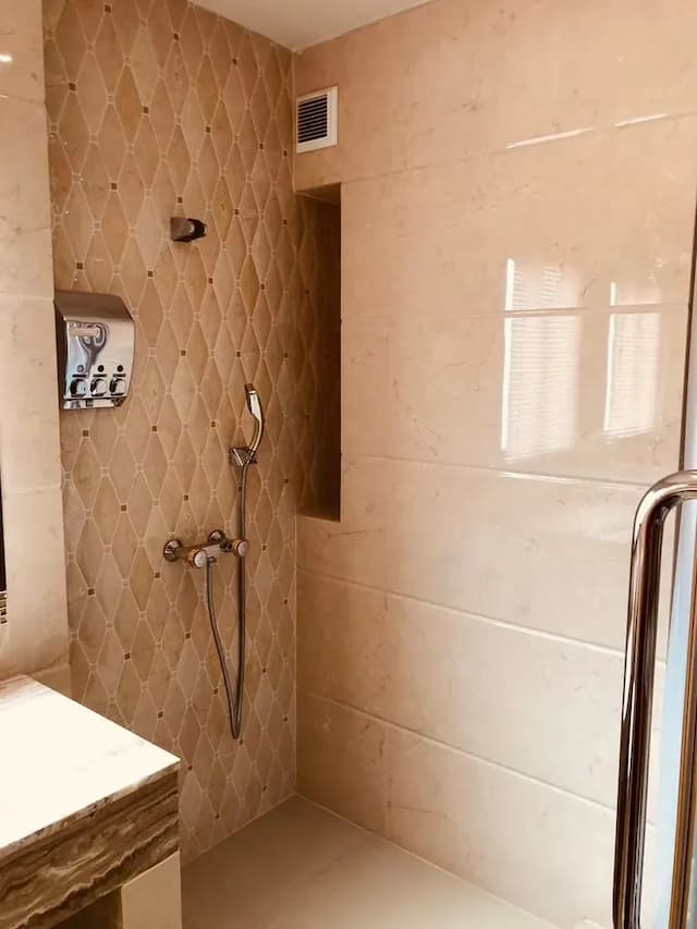 THE STAR OF SATHON-Standard double room-10