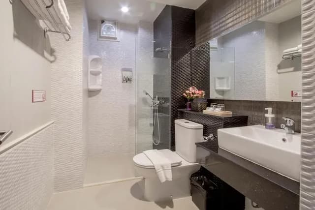 THE STAR OF SATHON-Premier Queen Room-15