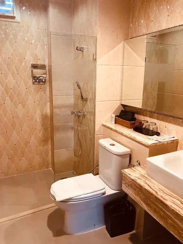 THE STAR OF SATHON-Premier Queen Room-13