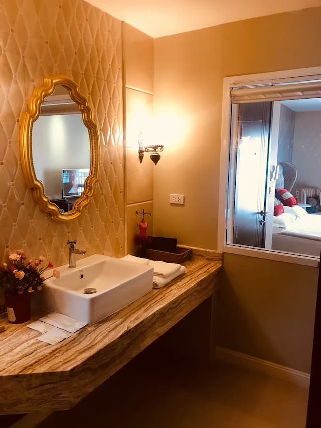 THE STAR OF SATHON-Luxury King Room-5