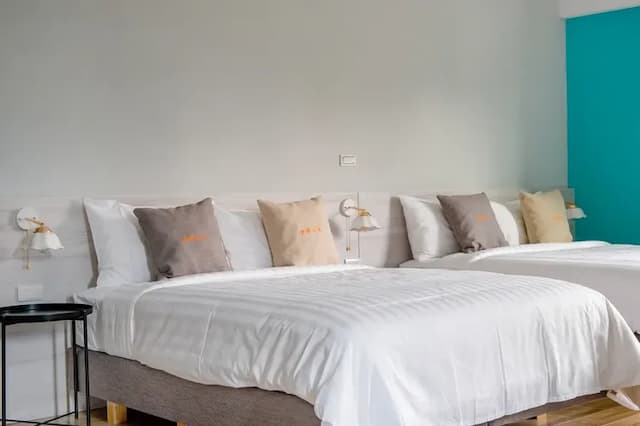 Water House-Lake view family quadruple room with bathtub-10