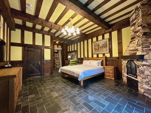 Senboard Manor-Fireplace Double Room-4