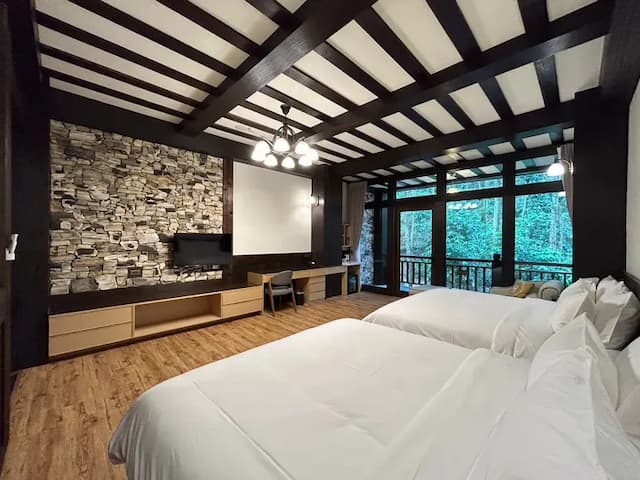 Senboard Manor-View Quadruple Room-2