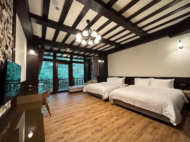 Senboard Manor-View Quadruple Room-1