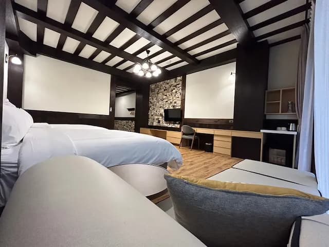 Senboard Manor-View Quadruple Room-3