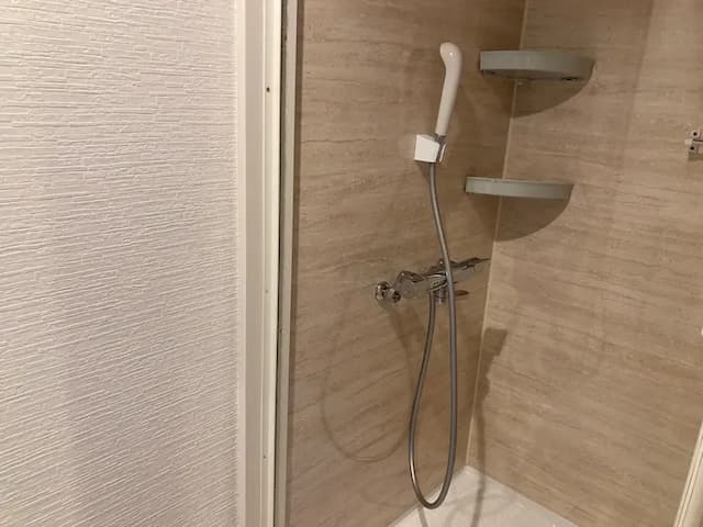 シャワー付