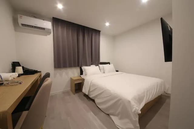 Namoo Neulbo Hotel (former ATTO Hotel)-Deluxe Double Room-5