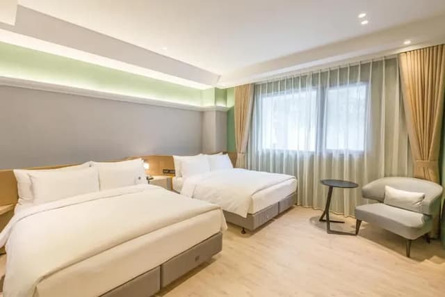 Erdong Manor-classic quadruple room-2