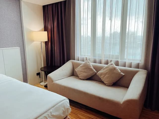 豪華雙人房 (市景 / 無景觀)