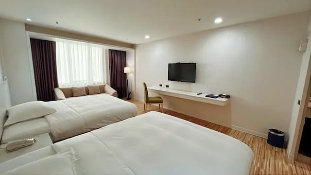 豪華雙人房 (市景 / 無景觀)