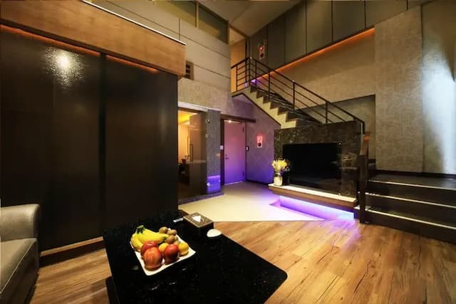 溫莎堡汽車旅館-仁德館-豪華四人房-5