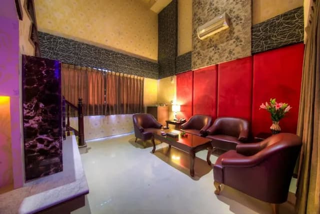 溫莎堡汽車旅館-仁德館-豪華四人房-7