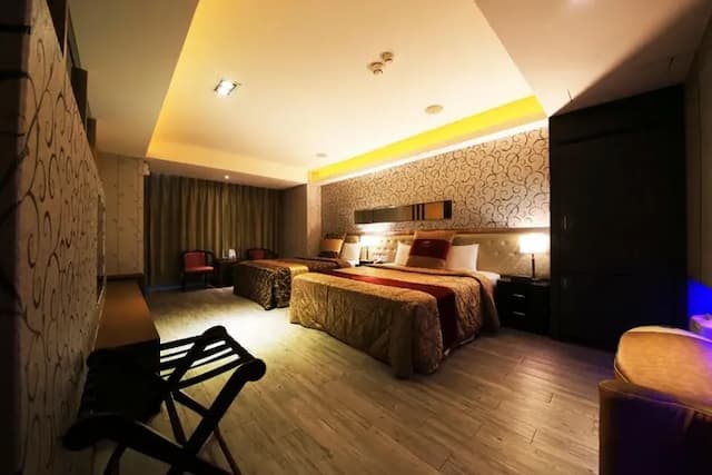 溫莎堡汽車旅館-仁德館-豪華四人房-3