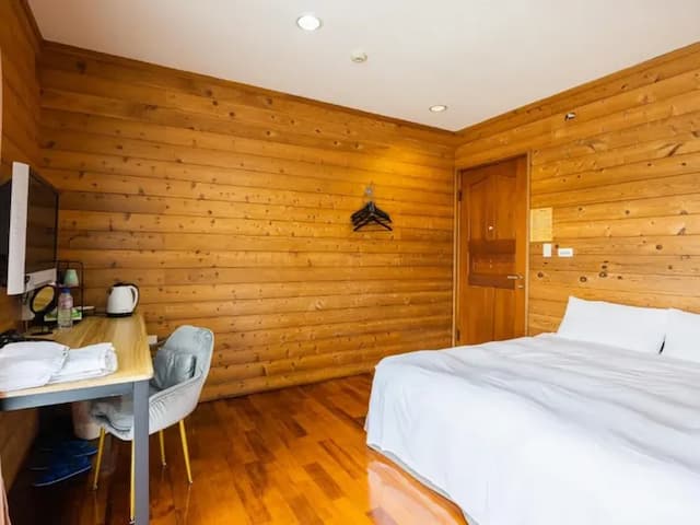 日月潭碧水山居湖畔民宿-湖景雙人房-8