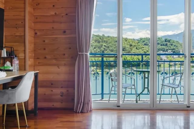 日月潭碧水山居湖畔民宿-湖景特大雙人床房-7