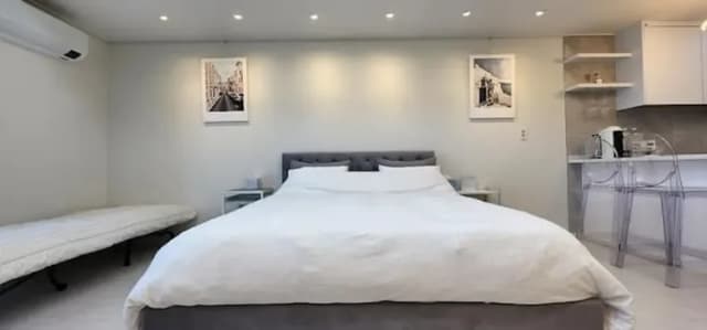 1 king size, 1 single