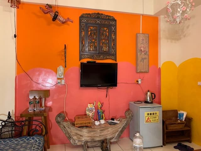 巴里情人,二人套房,電視牆