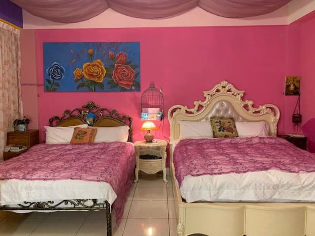 玫瑰泰迪熊,(帶陽台,四人房).兩張雙人床