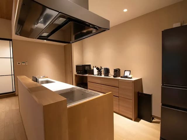 【A09,10（キッチン）】本格的な台所設備を備えており自炊も可能です