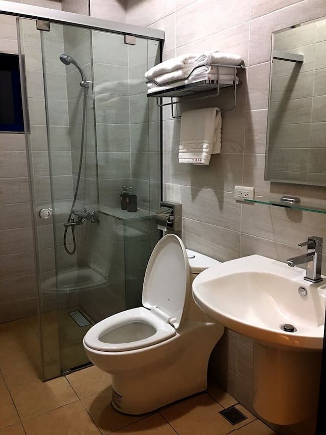 Clove fish inn-201 double room-8