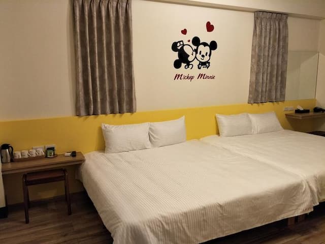 Clove fish inn-202 four-room-2