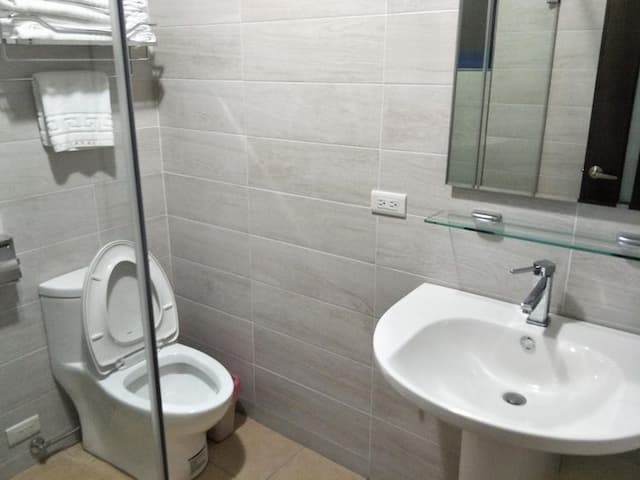 Clove fish inn-202 four-room-8