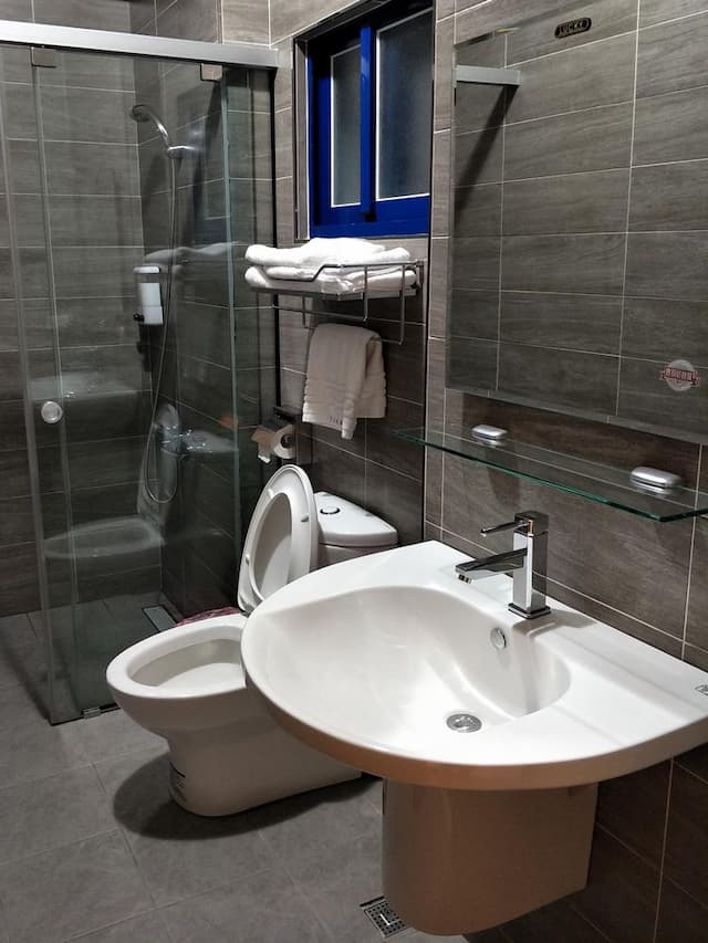 Clove fish inn-302 double room-7