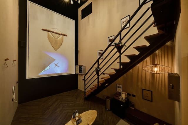 1F 投影電視 Projector