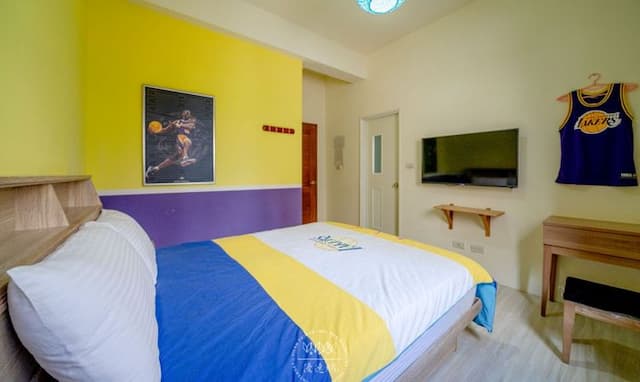 Rice-Riverland BNB-Basketball room-3