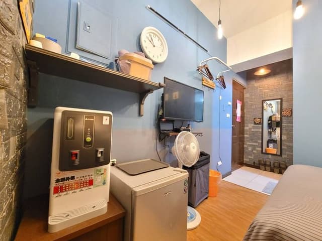 ❤一中安心租屋社❤有統編收據-小星空1號雙人房【不需走樓梯】●位於該棟大門旁第1間●窗戶面向住宿區露天走廊-5