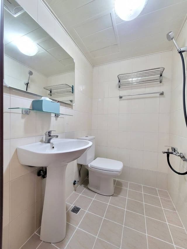 ❤一中安心租屋社❤有統編收據-小星空1號雙人房【不需走樓梯】●位於該棟大門旁第1間●窗戶面向住宿區露天走廊-11