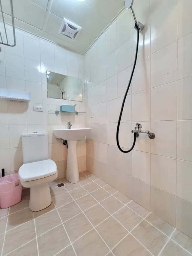 ❤一中安心租屋社❤有統編收據-大間123號雙人房【需走1層樓梯】●窗戶面向馬路.消防局-11