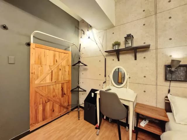 ❤一中安心租屋社❤有統編收據-大間星空5號雙人房【需走2層樓梯】●窗戶面向住宿區露天走廊-6