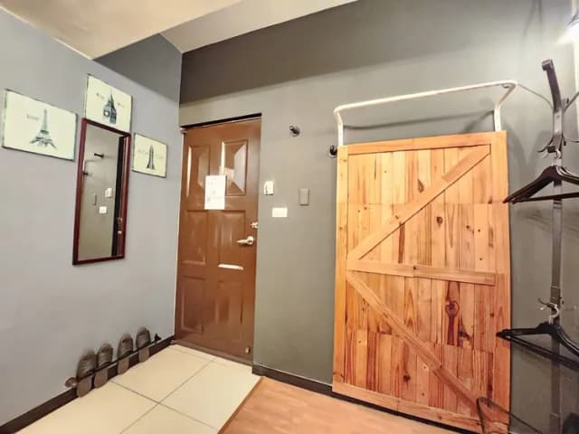 ❤一中安心租屋社❤有統編收據-大間星空5號雙人房【需走2層樓梯】●窗戶面向住宿區露天走廊-9