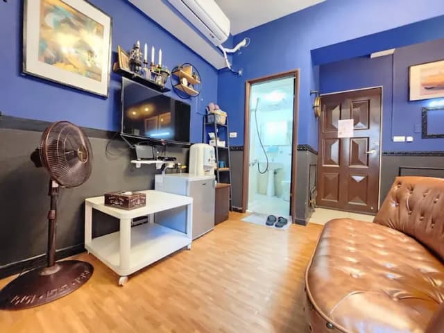 ❤一中安心租屋社❤有統編收據-大間星空2號雙人房【需走1層樓梯】●窗戶面向住宿區露天走廊-5