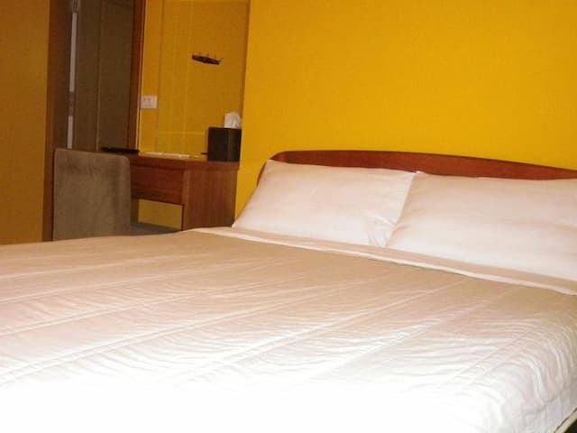 湖水映渡假民宿-月亮二人房-6