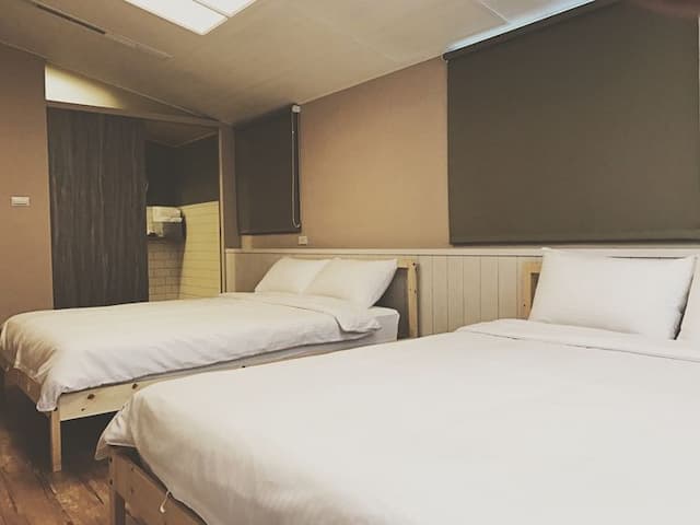 Dutch design space-Nikko inclined quadruple room-2