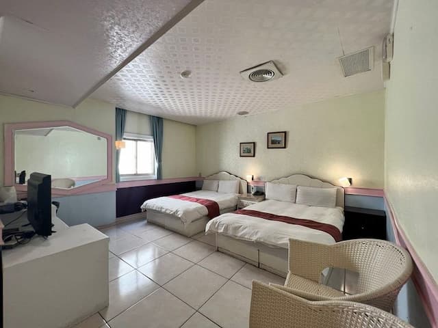 大尖山飯店 l  高CP值、絕佳地點-四人房-8