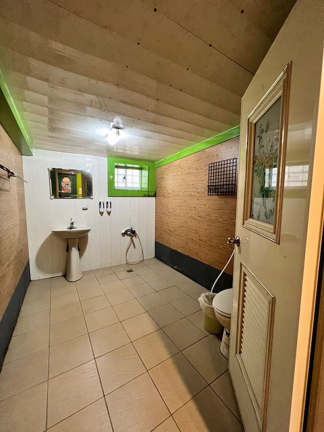 小屋十人房衛浴