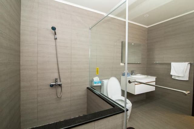 201甜蜜親子房-浴室