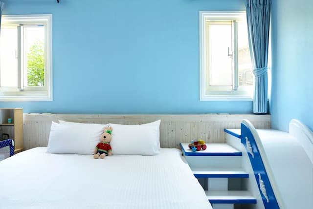 藍色雙人房 | 房間一隅
