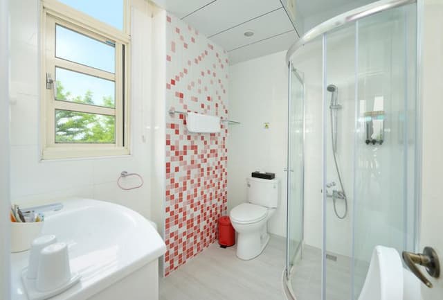 紅色雙人房 | 乾溼分離衛浴