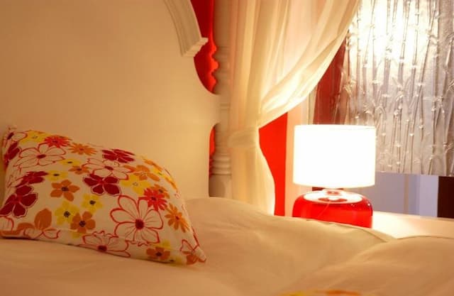 靜園休閒民宿｜絕佳地點、愜意景色-羅馬假期-3