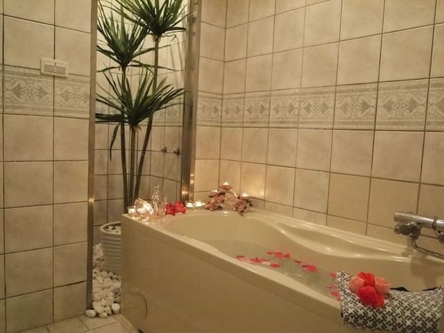 靜園休閒民宿｜絕佳地點、愜意景色-羅馬假期-7