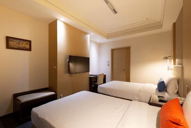 Yong Yue Business Hotel-Budget Double Or Twin Room (No window)-4