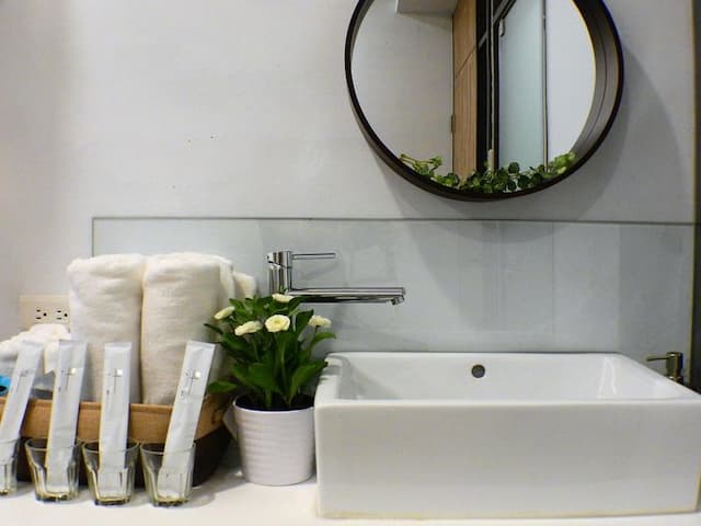 安平房子-陽台四人房-5