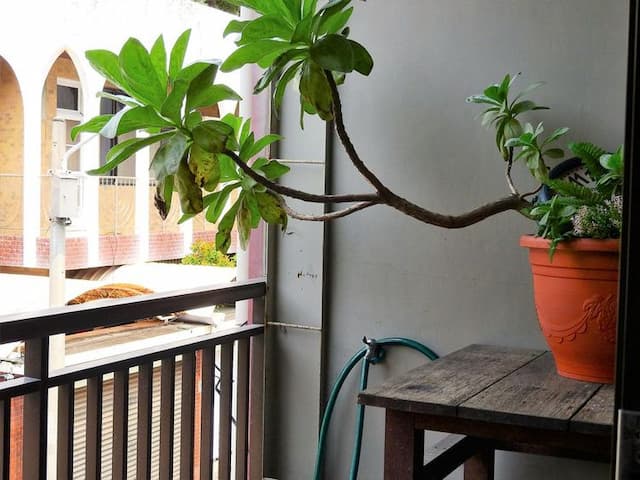 安平房子-陽台四人房-6