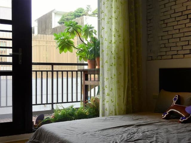 安平房子-陽台四人房-1