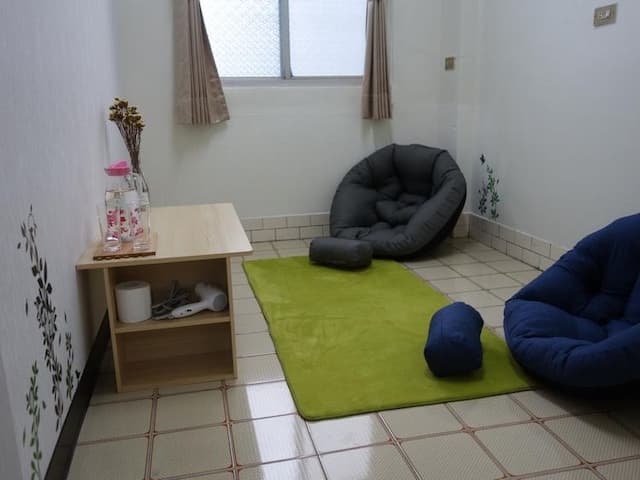 拉瓦.宅  輕旅店-LAWA HOUSE l 近夜市、市區景點步行皆可達-Fine double suite-3